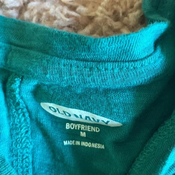 Old Navy parrot tee - Picture 3 of 3